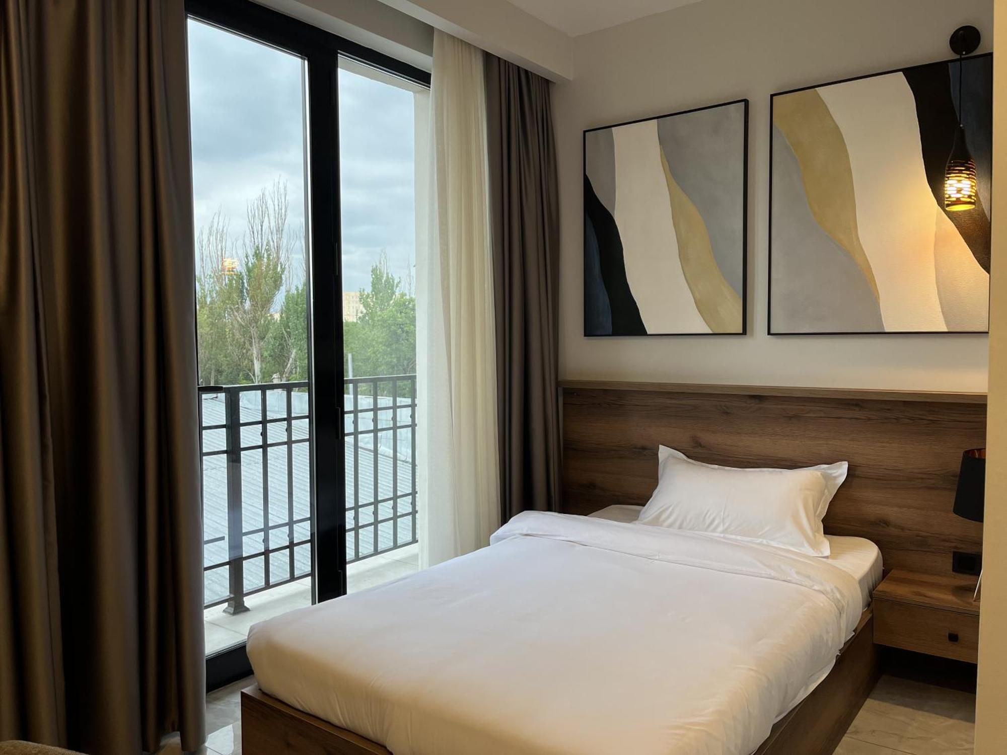 Botanic Boutique Hotel Bishkek Esterno foto